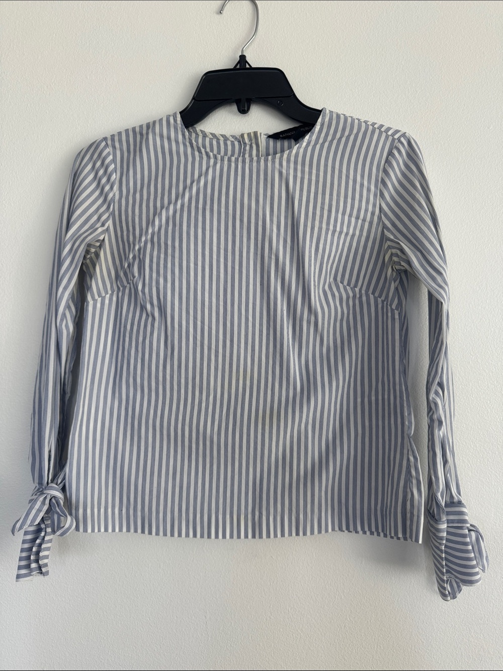 Striped Tie-Cuff Long Sleeve Top - Blue and White